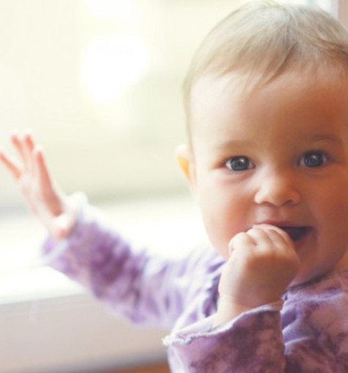 Kuidas toetada 6-9-kuuse beebi arengut?