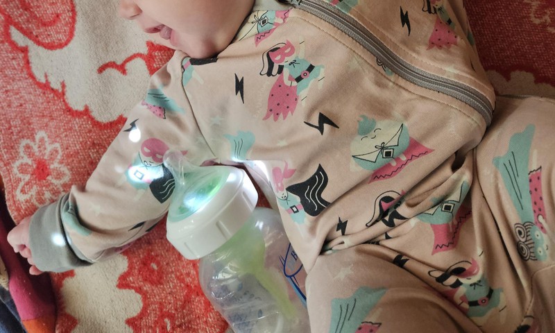 Arvustus: Dr Browns'i lutipudeli soojendamine veevannil on mugavam kui teiste pudelite