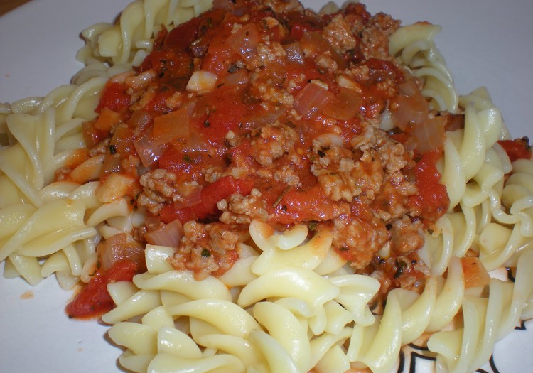 Bolognese kaste pastale