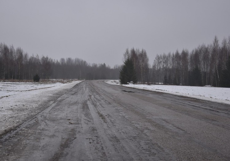 Täna ja homme tasub püsida kodus, sest teeolud on väga ohtlikud nii sõidukitele kui ka jalakäijatele ning koroona aina vohab