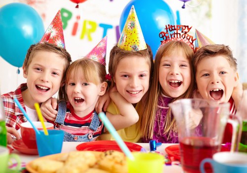 Ideed, kuidas korraldada lapsele soodsalt suurepärane sünnipäevapidu