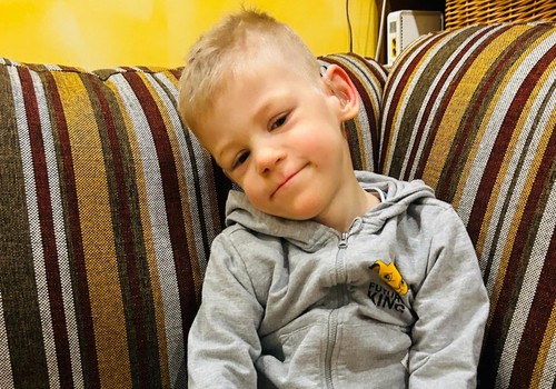 Aita vapral väikemehel astuda iseseisvaid samme: pere palub abi 5-aastasele Kristjanile uudse abivahendi soetamiseks