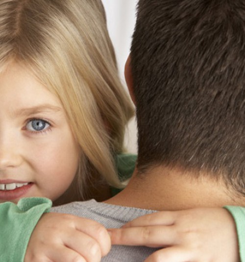 Seadused: Ema või isa ei tohi takistada lapse suhtlust teise vanemaga