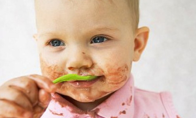 Ülekaalulisus saab alguse halbadest valikutest beebi ja väikelapse toitmisel