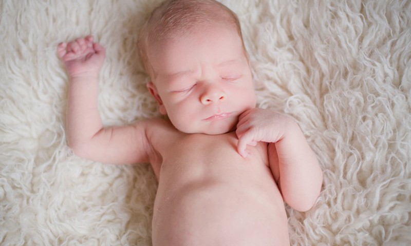 Ämmaemand Vivian Arusaar: nahk-naha kontakt aitab nii ema kui vastsündinu sünnitusjärgsele kohanemisele kaasa!
