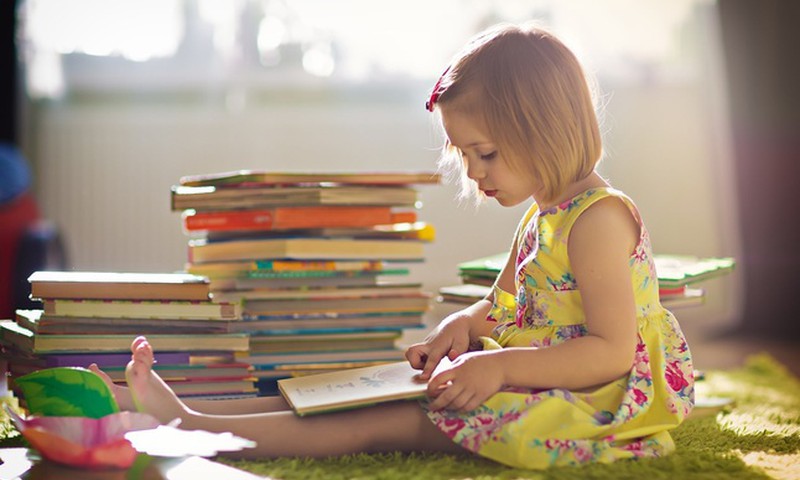 10 põhjust, miks võiksid oma lastele raamatuid ette lugeda