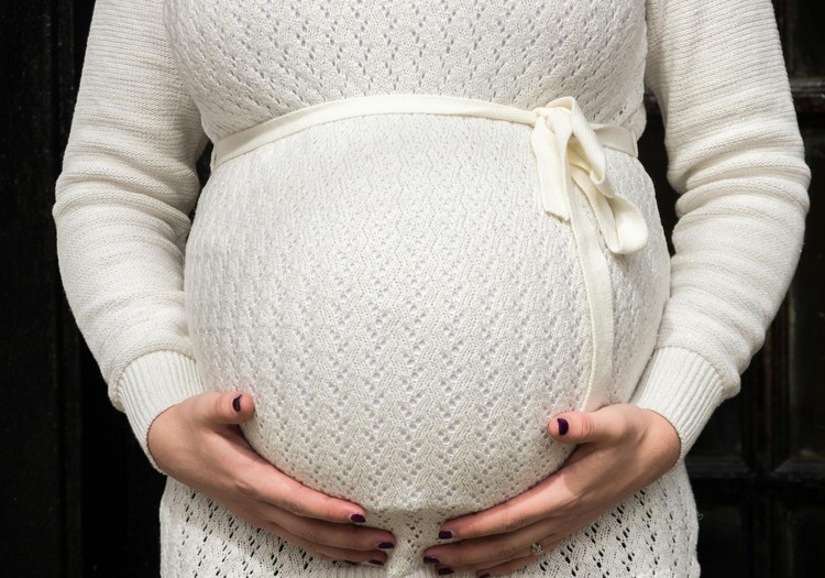 Emaks pärast 35. eluaastat - milline on vanuse mõju viljakusele, raseduse ja sünnituse kulule ning lapse arengule?
