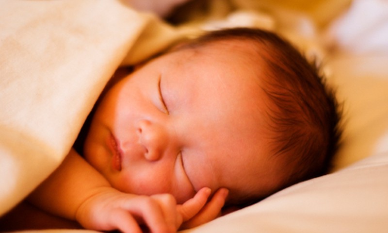 USA arstid meenutavad: ära unusta, et beebi peaks magama selili!