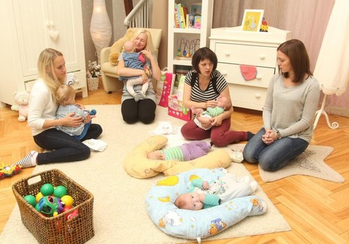 FOTO: Emmede Klubi emad jagavad oma muljeid uute Huggies® Ultra Comfort mähkmete kohta.