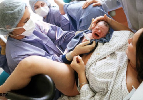 Teaduslik läbimurre: Sündis laps, kes kasvas sellessamas emakas, milles tema emagi