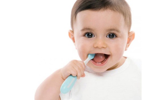 Huvitav fotoseeria: laste pealuus on topeltkomplekt hambaid