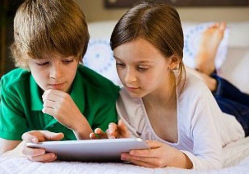 Lastearstid soovitavad piirata laste nutitelefonide ja interneti kasutamist