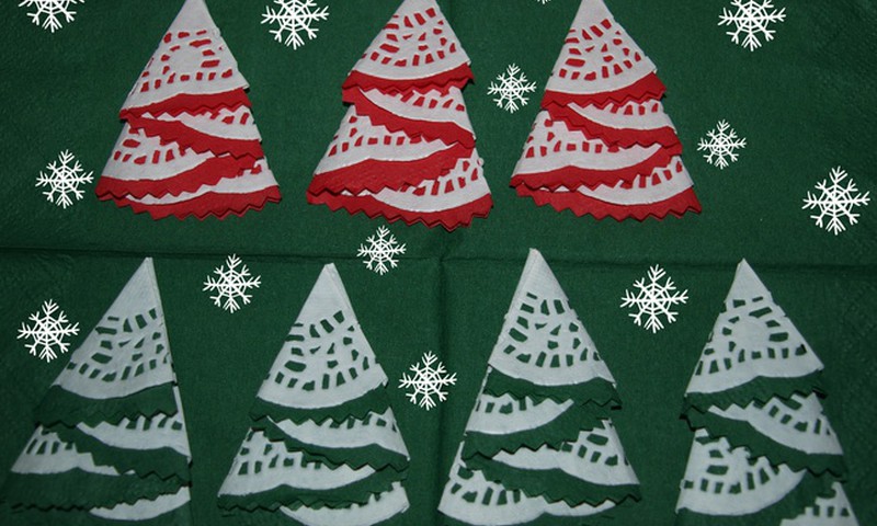 Jõulumeisterdused: Kaunid salvrättidest kuusepuud jõulukaartidele ja kingipakkidele