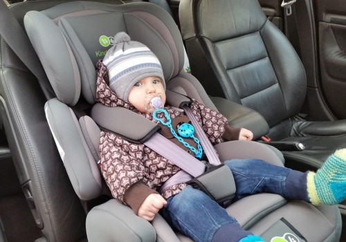 Mida teha, kui laps jääb kogemata autosse luku taha?