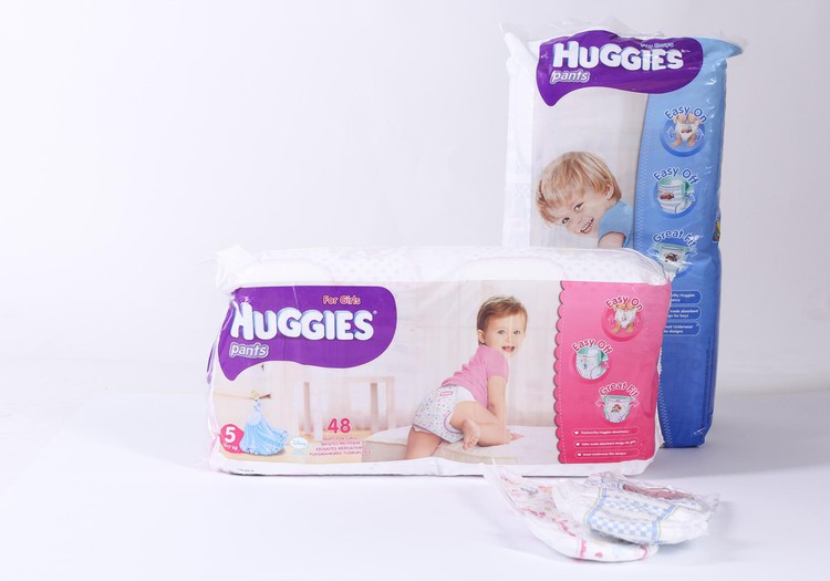 Huggies ® Pants püksmähkmed lastele, kes on just hakanud istuma, roomama ja kõndima!