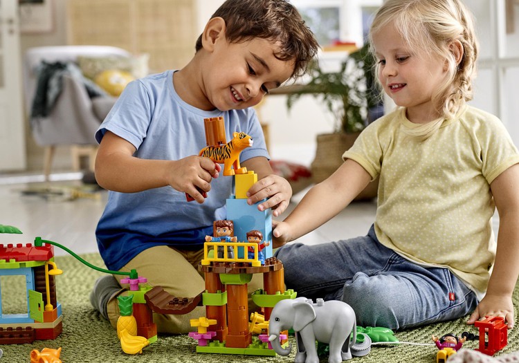 10 põhjust, miks on väikelapsed nii ägedad (ja kuidas toetada nende igakülgset arengut LEGO® DUPLO® abil)