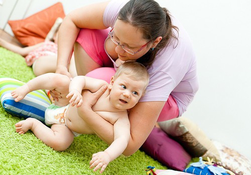 Kuidas areneb beebi istumisoskus