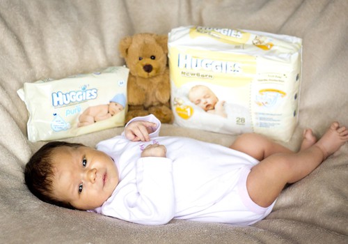 VIDEO: Uus Huggies ® Newborn on beebidele veelgi mugavam!