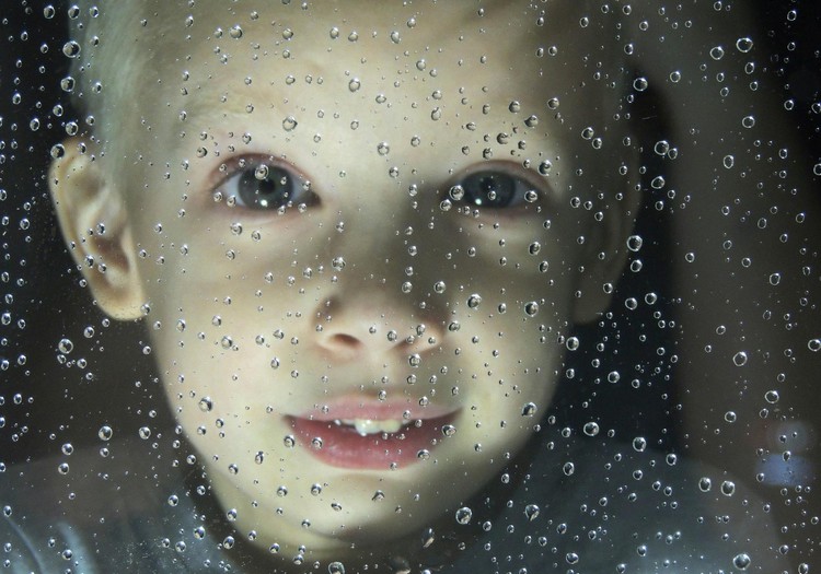 Päevad aina lühenevad. Kuidas aidata lapsel kohaneda pimeduse ja külma ilmaga?