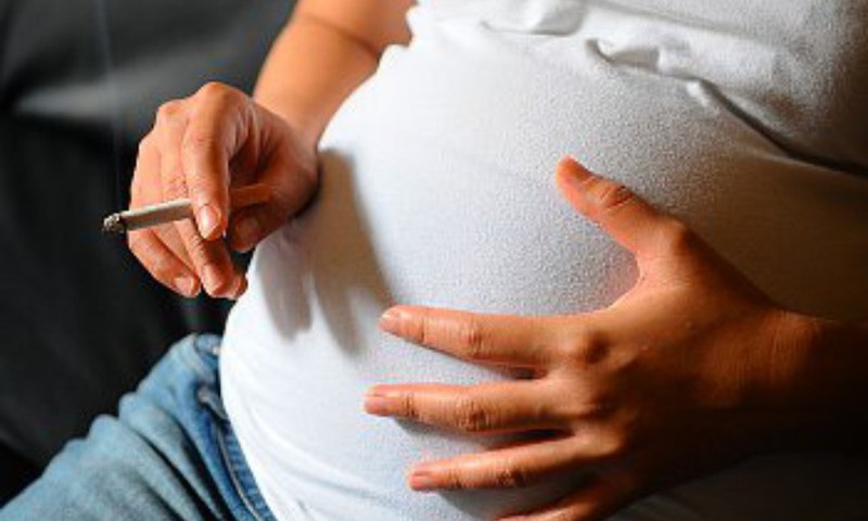 Uuringud tõestavad, et rasedusaegne suitsetamine põhjustab haiguseid täiskasvanueas