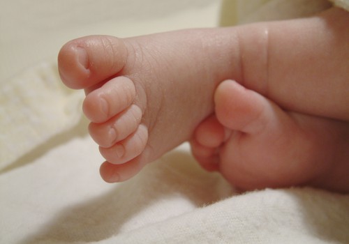 USA kaksikvennad sündisid 18-päevase vahega