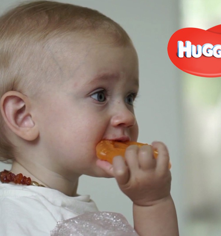 HUGGIES esitleb: Beebi areng 10. elukuul