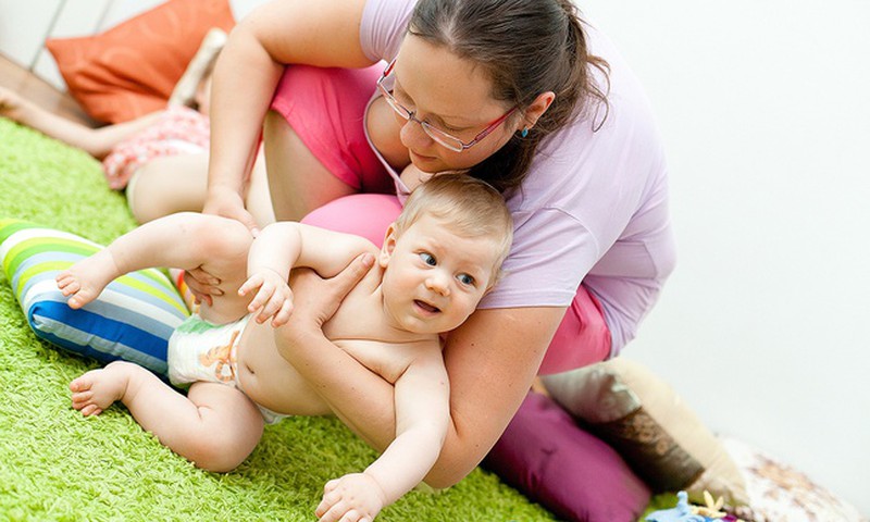 Kuidas areneb beebi istumisoskus
