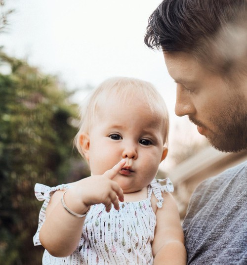 Emadus ja isadus muudavad füüsiliselt inimese aju, kuid isad peavad selleks lapse eest ka hoolitsema