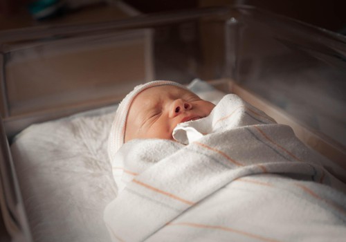 Üksi haiglas sünnitamine võib olla raske, kuid planeerimata kodusünnitus on ohlik