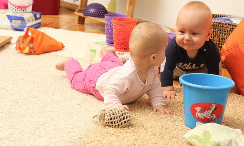 Huggies® Imede Tuba: mis toimub lapse arengus 5-8 kuu vanuselt.
