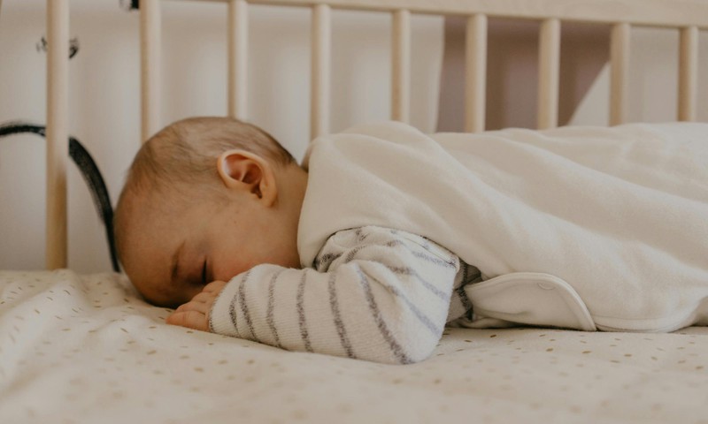 Rahulik ööuni kõigile. Kuidas lõpetada öine rinnaga toitmine?