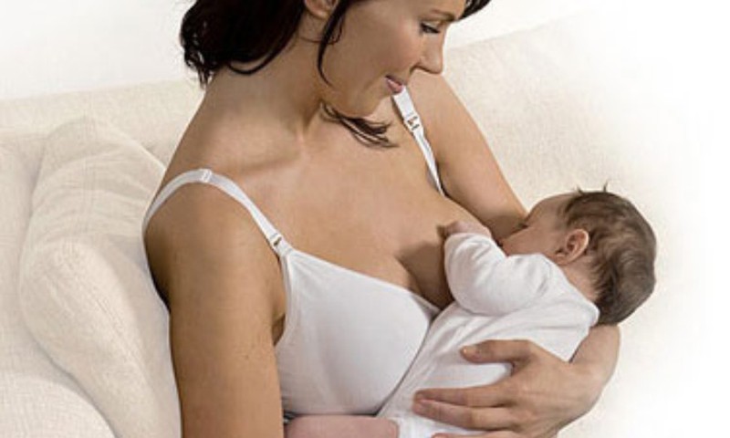 10 asja, mida last rinnapiimaasendajaga toitvale emale kunagi öelda ei tohiks
