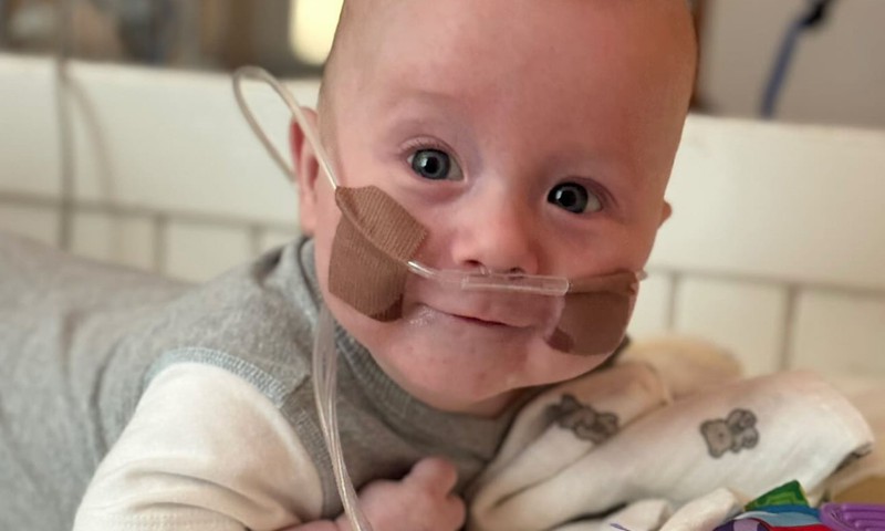 Raske immuunpuudulikkusega 4,5-kuune Daniel vajab ellujäämiseks vereloome tüvirakkude siirdamist Saksamaal