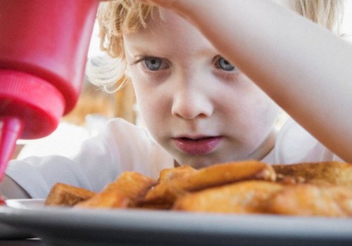 Uuring: Kiirtoidu söömine lapse- ja noorukieas võib suurendada riski allergiate ja astma tekkeks