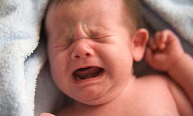 12 põhjust, miks beebid nutavad ja viisid, kuidas neid lohutada
