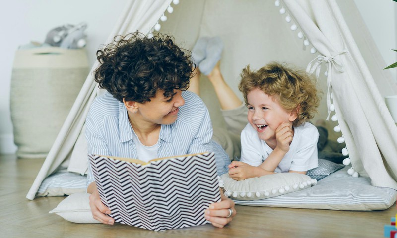 Lapsepuhkus annab töötavale vanemale võimaluse võtta töölt vaba aega, et olla lapsega