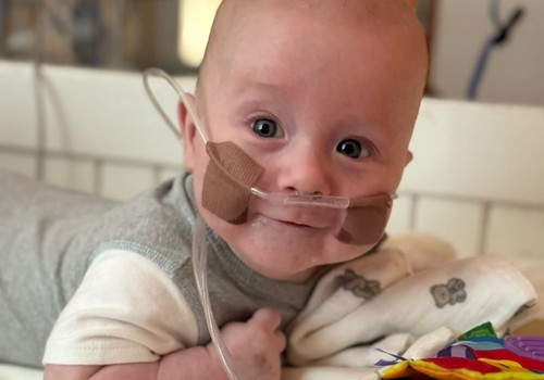 Raske immuunpuudulikkusega 4,5-kuune Daniel vajab ellujäämiseks vereloome tüvirakkude siirdamist Saksamaal