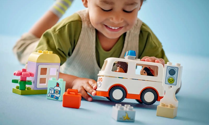 5 põhjust, miks LEGO DUPLO klotsidega mängimine on väikelapse arengule ülikasulik, ning 6 mänguideed