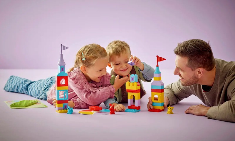 AUHINNAMÄNG! Võida LEGO komplekt Hopsy Lossimäng, mis on ühtaegu nii klassikaline ehituskomplekt kui ka lauamäng perele