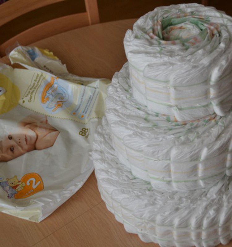 Lähed katsikutele? Valmista Huggies ® Newborn mähkmetest üks ilus tort!